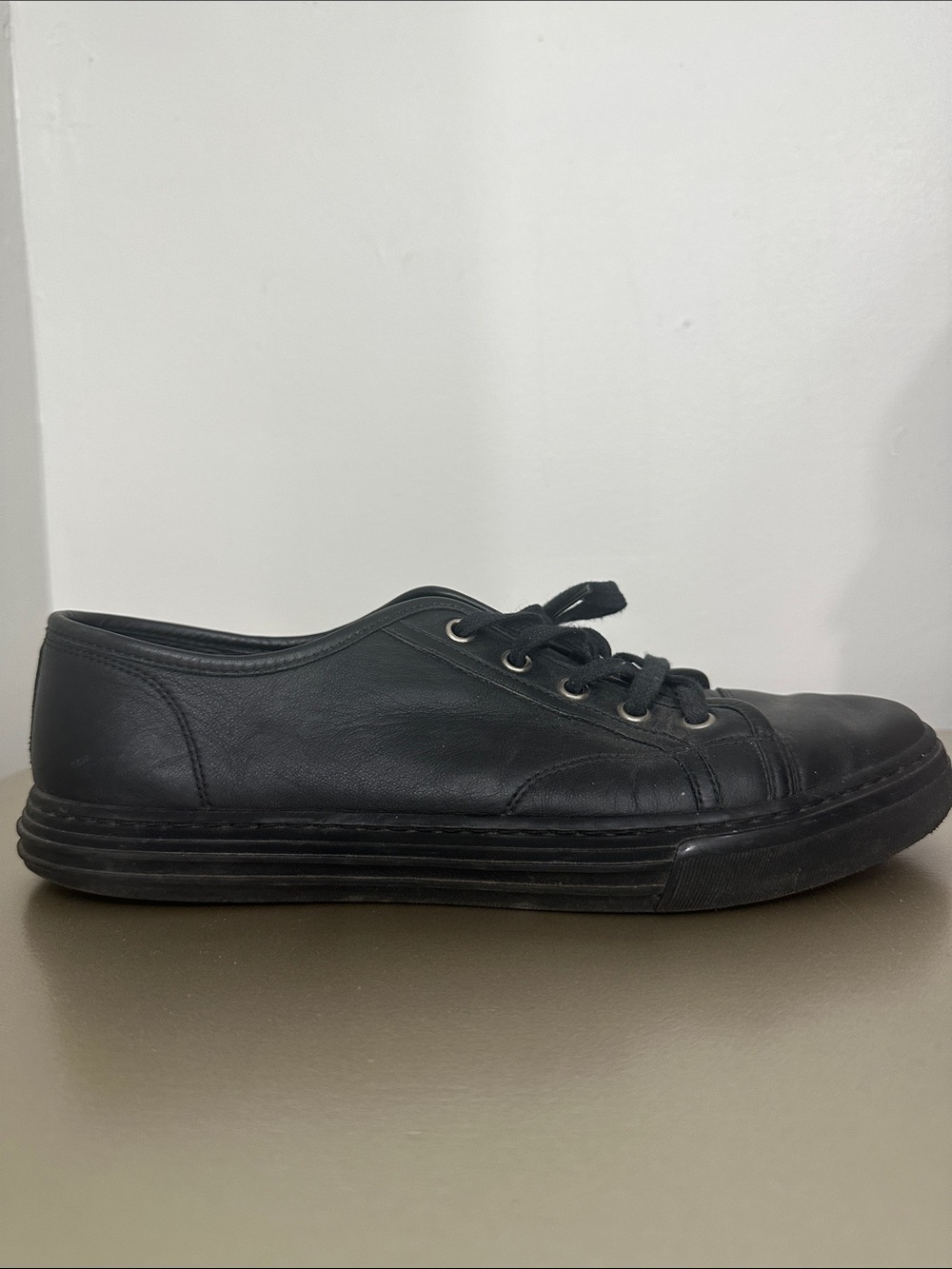Authentic Gucci Men’s Black Leather Low-Top Sneakers
